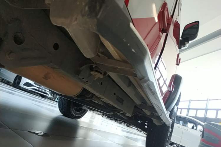 Used BAIC Off-Road BJ40 2016 40L 2.3T Automatic All-Wheel Drive Premium Edition Right Side Sill