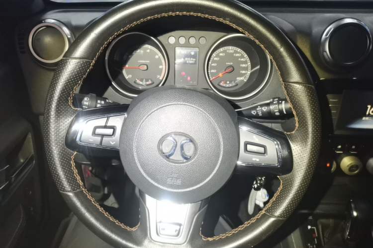 Used BAIC Off-Road BJ40 2016 40L 2.3T Automatic All-Wheel Drive Premium Edition Steering Wheel