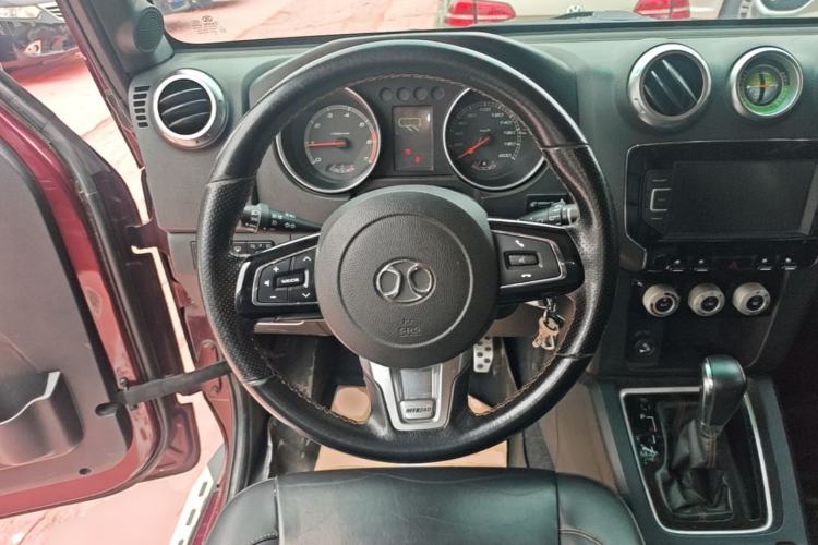 Used BAIC Off-Road BJ40 2016 40L 2.3T Automatic All-Wheel Drive Premium Edition Steering Wheel