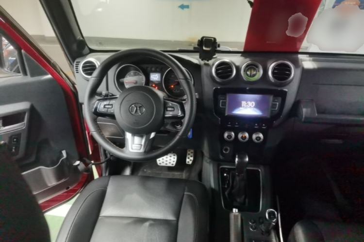 Used BAIC Off-Road BJ40 2016 40L 2.3T Automatic All-Wheel Drive Premium Edition Steering Wheel