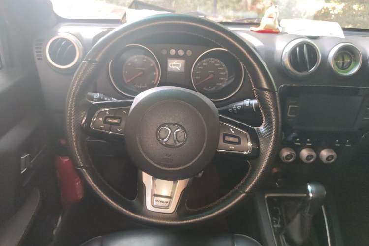 Used BAIC Off-Road BJ40 2016 40L 2.3T Automatic All-Wheel Drive Premium Edition Steering Wheel
