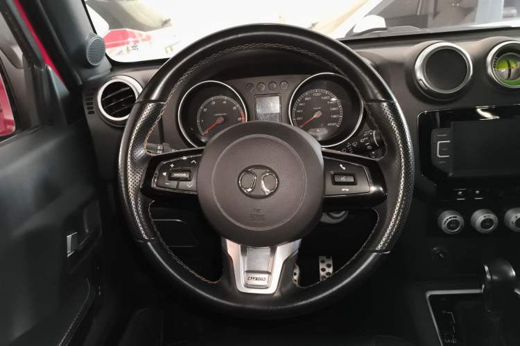 Used BAIC Off-Road BJ40 2016 40L 2.3T Automatic All-Wheel Drive Premium Edition Steering Wheel