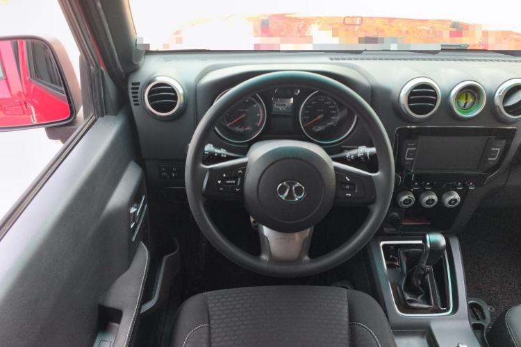 Used BAIC Off-Road BJ40 2016 40L 2.3T Automatic Two-Wheel Drive Luxury Edition Steering Wheel