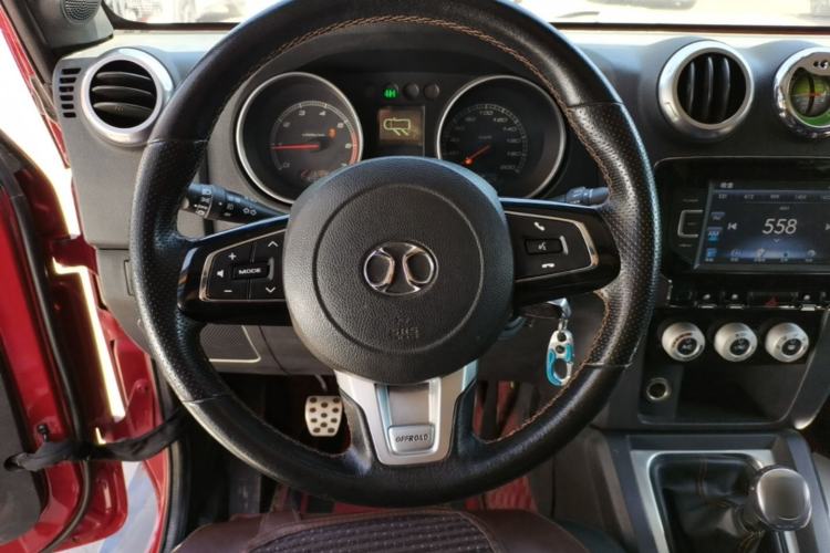 Used BAIC Off-Road BJ40 2016 40L 2.0T Manual All-Wheel Drive Prestige Edition Steering Wheel