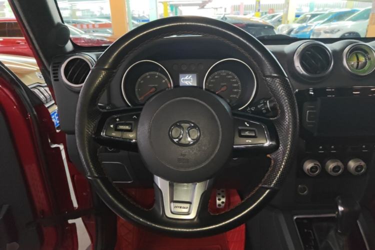 Used BAIC Off-Road BJ40 2016 40L 2.3T Automatic All-Wheel Drive Premium Edition Steering Wheel