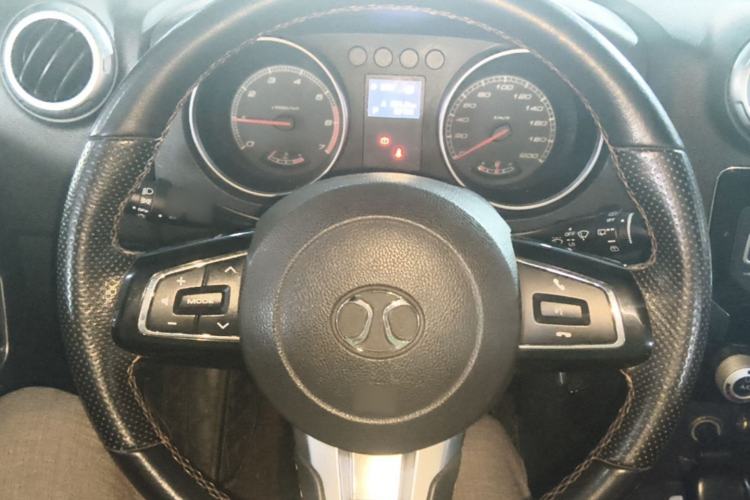 Used BAIC Off-Road BJ40 2016 40L 2.3T Automatic All-Wheel Drive Premium Edition Steering Wheel