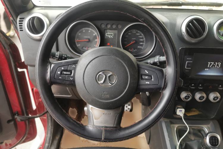 Used BAIC Off-Road BJ40 2016 40L 2.0T Manual Two-Wheel Drive Luxury Edition Steering Wheel