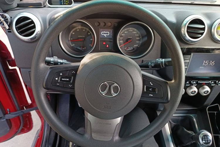 Used BAIC Off-Road BJ40 2016 40L 2.0T Manual Two-Wheel Drive Luxury Edition Steering Wheel