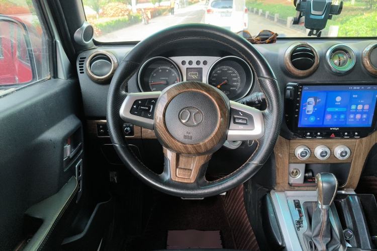 Used BAIC Off-Road BJ40 2016 40L 2.3T Automatic All-Wheel Drive Premium Edition Steering Wheel