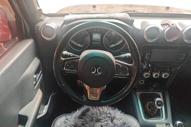 Used BAIC Off-Road BJ40 2016 40L 2.3T Manual All-Wheel Drive Prestige Edition Steering Wheel