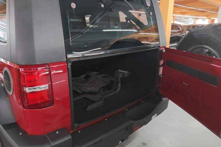Used BAIC Off-Road BJ40 2016 40L 2.3T Automatic All-Wheel Drive Premium Edition Trunk