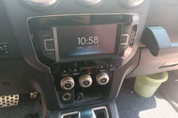 Used BAIC Off-Road BJ40 2016 40L 2.3T Automatic All-Wheel Drive Premium Edition Audio And AC Panel