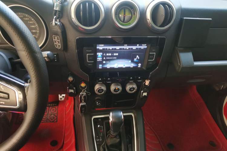 Used BAIC Off-Road BJ40 2016 40L 2.3T Automatic All-Wheel Drive Premium Edition Audio And AC Panel