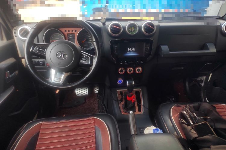 Used BAIC Off-Road BJ40 2016 40L 2.3T Automatic Two-Wheel Drive Prestige Edition Center Console