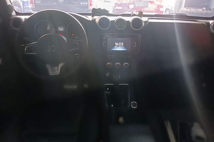 Used BAIC Off-Road BJ40 2016 40L 2.3T Automatic All-Wheel Drive Premium Edition Center Console