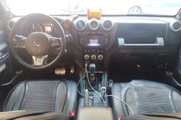 Used BAIC Off-Road BJ40 2016 40L 2.3T Automatic All-Wheel Drive Premium Edition Center Console