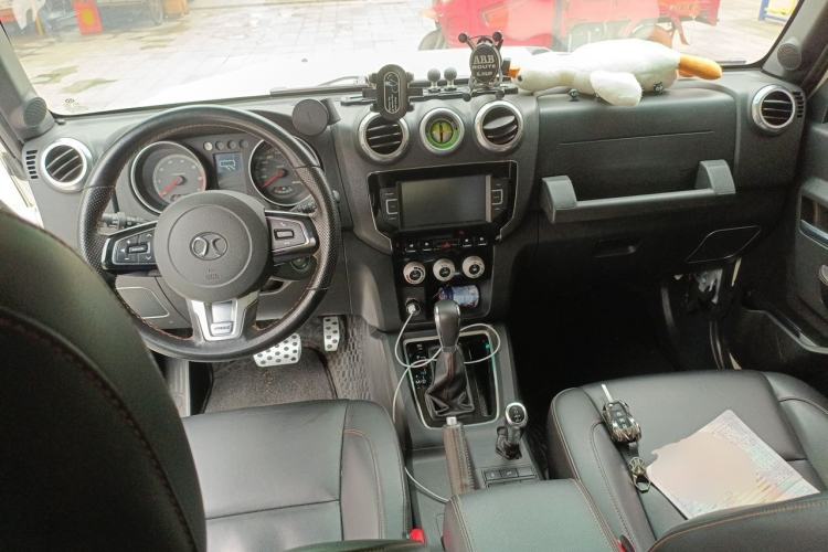 Used BAIC Off-Road BJ40 2016 40L 2.3T Automatic All-Wheel Drive Premium Edition Center Console