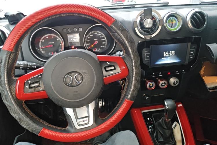 Used BAIC Off-Road BJ40 2016 40L 2.3T Automatic All-Wheel Drive Premium Edition Center Console