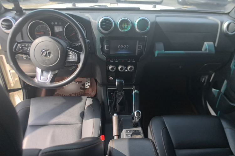 Used BAIC Off-Road BJ40 2016 40L 2.3T Automatic All-Wheel Drive Premium Edition Center Console