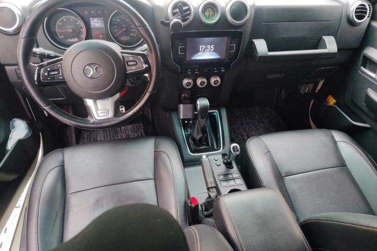 Used BAIC Off-Road BJ40 2016 40L 2.3T Automatic All-Wheel Drive Premium Edition Center Console