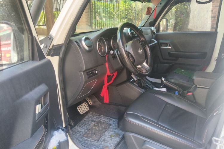 Used BAIC Off-Road BJ40 2016 40L 2.3T Automatic All-Wheel Drive Premium Edition Driver Seat