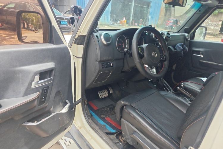 Used BAIC Off-Road BJ40 2016 40L 2.3T Automatic All-Wheel Drive Premium Edition Driver Seat