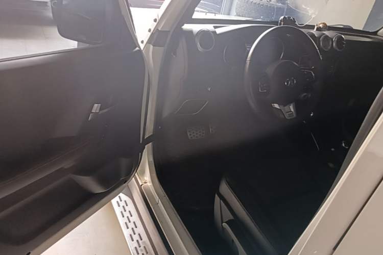 Used BAIC Off-Road BJ40 2016 40L 2.3T Automatic All-Wheel Drive Premium Edition Driver Seat