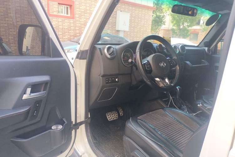Used BAIC Off-Road BJ40 2016 40L 2.3T Automatic All-Wheel Drive Premium Edition Driver Seat