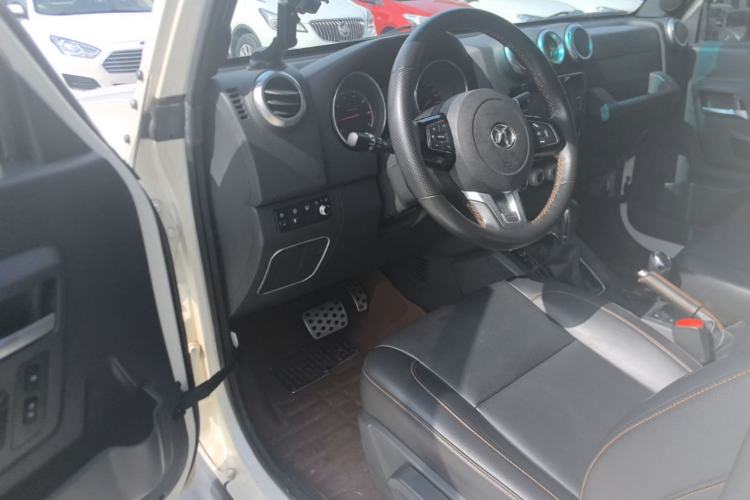 Used BAIC Off-Road BJ40 2016 40L 2.3T Automatic All-Wheel Drive Premium Edition Driver Seat