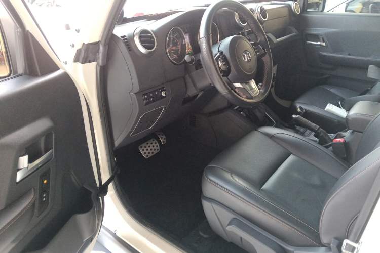 Used BAIC Off-Road BJ40 2016 40L 2.3T Automatic All-Wheel Drive Premium Edition Driver Seat