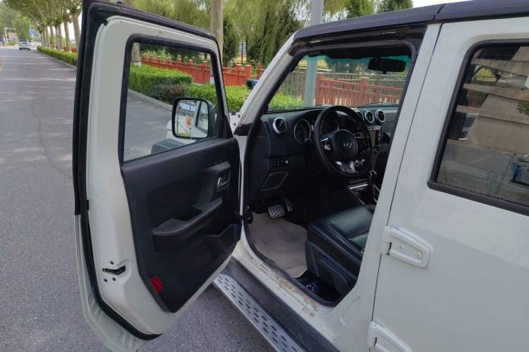 Used BAIC Off-Road BJ40 2016 40L 2.3T Automatic All-Wheel Drive Premium Edition Driver Seat