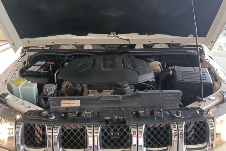 Used BAIC Off-Road BJ40 2016 40L 2.3T Automatic All-Wheel Drive Premium Edition Engine Bay