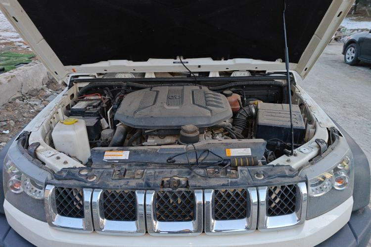 Used BAIC Off-Road BJ40 2016 40L 2.3T Automatic All-Wheel Drive Premium Edition Engine Bay