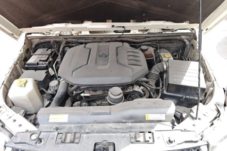 Used BAIC Off-Road BJ40 2016 40L 2.0T Manual All-Wheel Drive Prestige Edition Engine Bay