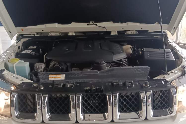 Used BAIC Off-Road BJ40 2016 40L 2.3T Automatic All-Wheel Drive Premium Edition Engine Bay