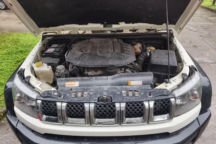 Used BAIC Off-Road BJ40 2016 40L 2.3T Automatic All-Wheel Drive Premium Edition Engine Bay