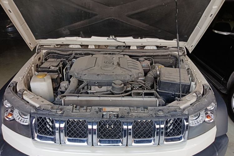 Used BAIC Off-Road BJ40 2016 40L 2.3T Automatic All-Wheel Drive Premium Edition Engine Bay