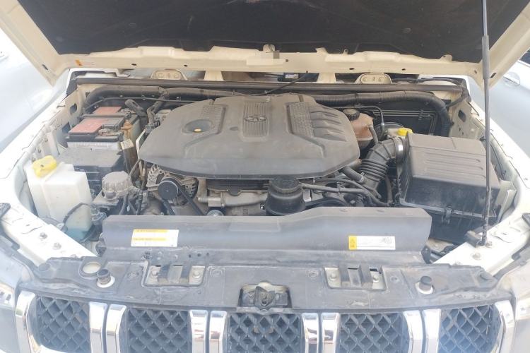 Used BAIC Off-Road BJ40 2016 40L 2.3T Automatic All-Wheel Drive Premium Edition Engine Bay