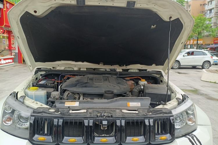 Used BAIC Off-Road BJ40 2016 40L 2.3T Automatic All-Wheel Drive Premium Edition Engine Bay