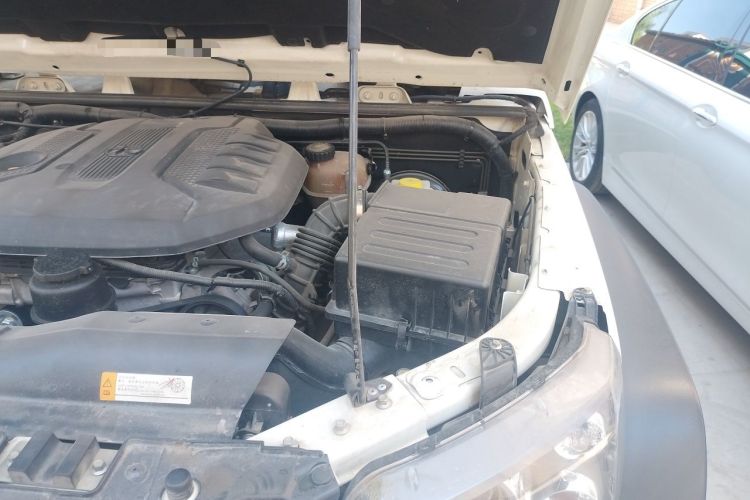Used BAIC Off-Road BJ40 2016 40L 2.3T Automatic All-Wheel Drive Premium Edition Engine Bay Left