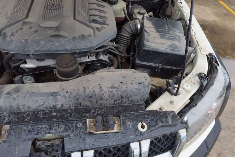Used BAIC Off-Road BJ40 2016 40L 2.3T Automatic All-Wheel Drive Premium Edition Engine Bay Left