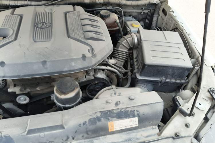 Used BAIC Off-Road BJ40 2016 40L 2.3T Automatic All-Wheel Drive Premium Edition Engine Bay Left