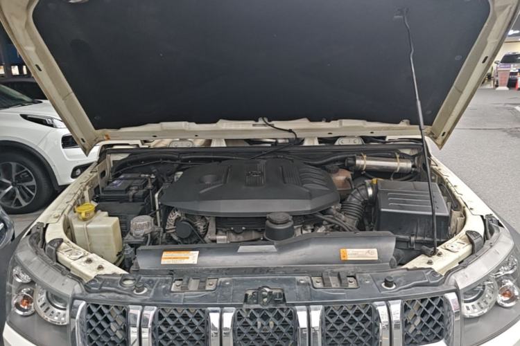 Used BAIC Off-Road BJ40 2016 40L 2.3T Automatic All-Wheel Drive Premium Edition Engine Bay