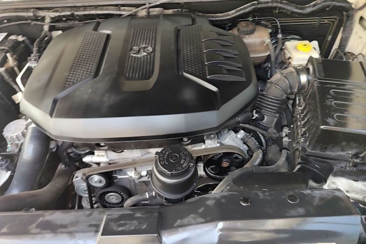 Used BAIC Off-Road BJ40 2016 40L 2.3T Automatic All-Wheel Drive Premium Edition Engine Bay