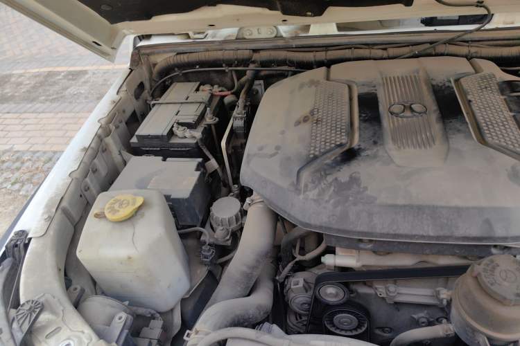 Used BAIC Off-Road BJ40 2016 40L 2.3T Automatic All-Wheel Drive Premium Edition Engine Bay Right