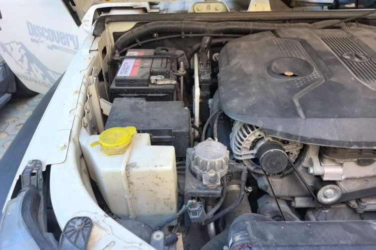 Used BAIC Off-Road BJ40 2016 40L 2.3T Automatic All-Wheel Drive Premium Edition Engine Bay Right
