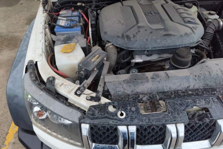 Used BAIC Off-Road BJ40 2016 40L 2.3T Automatic All-Wheel Drive Premium Edition Engine Bay Right