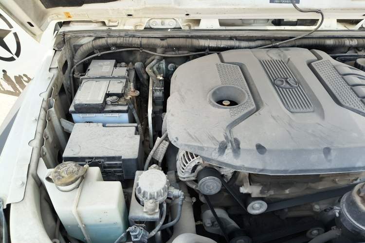 Used BAIC Off-Road BJ40 2016 40L 2.3T Automatic All-Wheel Drive Premium Edition Engine Bay Right