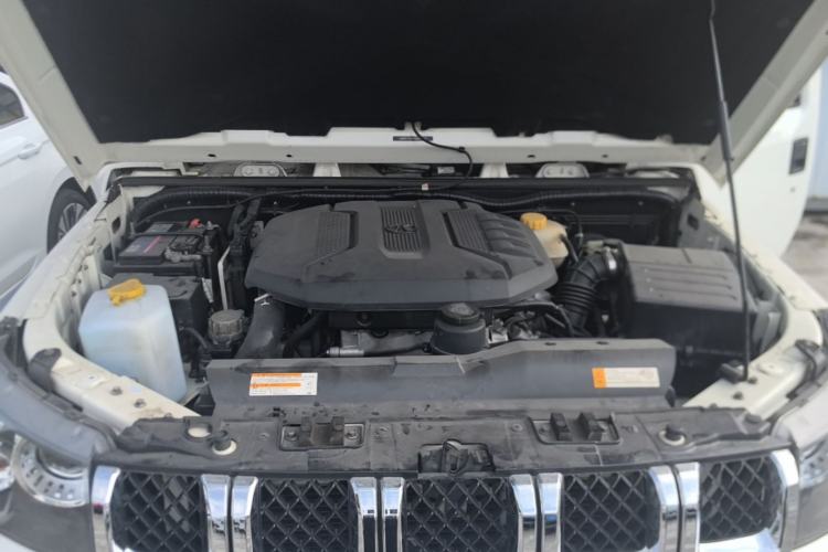 Used BAIC Off-Road BJ40 2016 40L 2.3T Automatic All-Wheel Drive Premium Edition Engine Bay