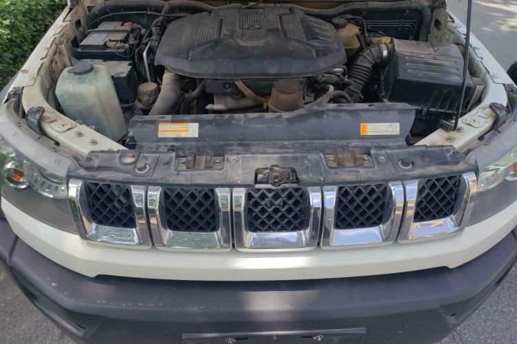 Used BAIC Off-Road BJ40 2016 40L 2.3T Automatic All-Wheel Drive Premium Edition Engine Bay